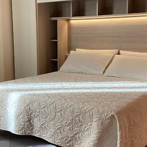 Indipendent With Terrace - Parking Appartement